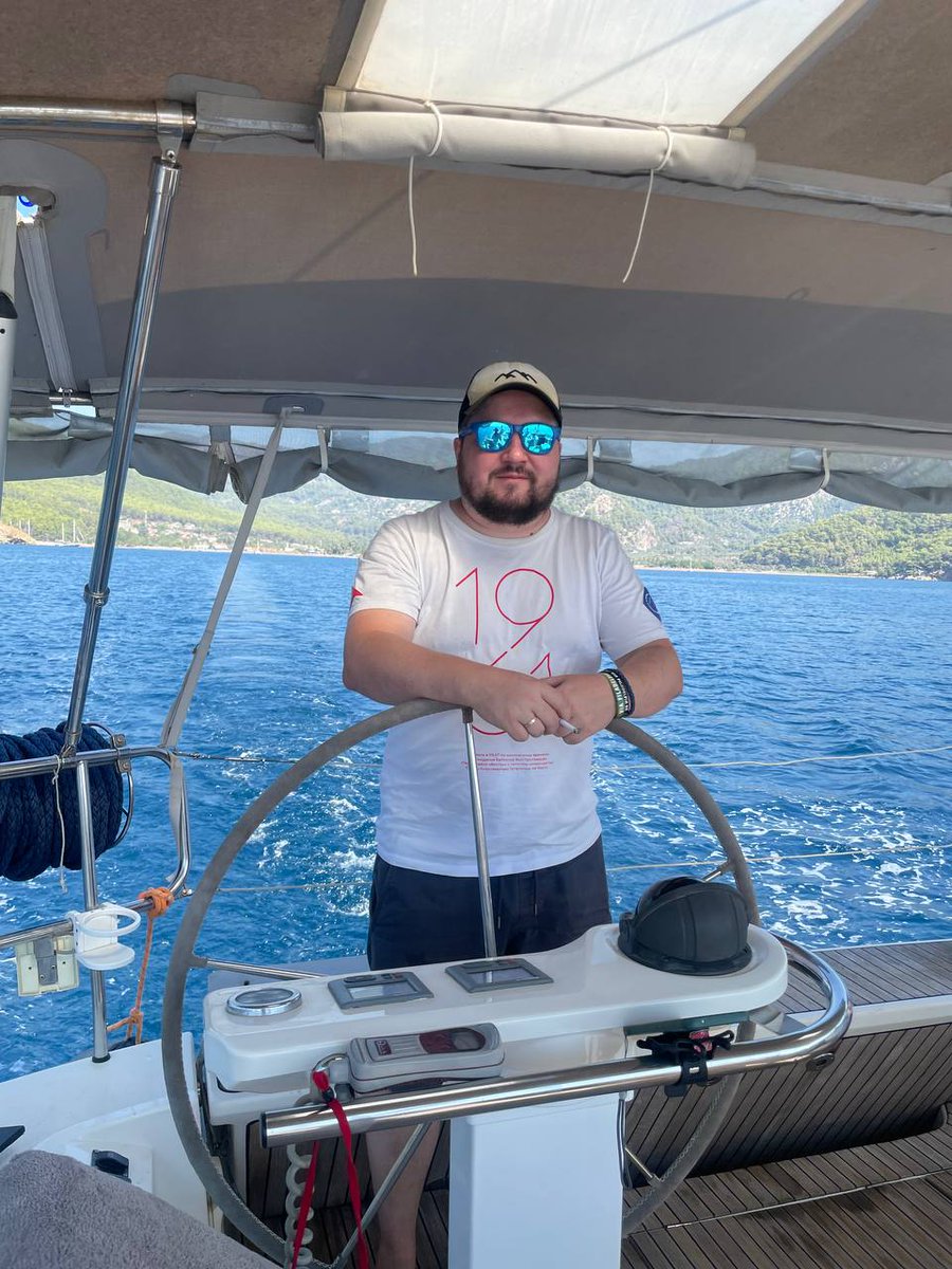 _kisel_'s tweet image. Приплыли с божьей помощью. Можно и отдохнуть