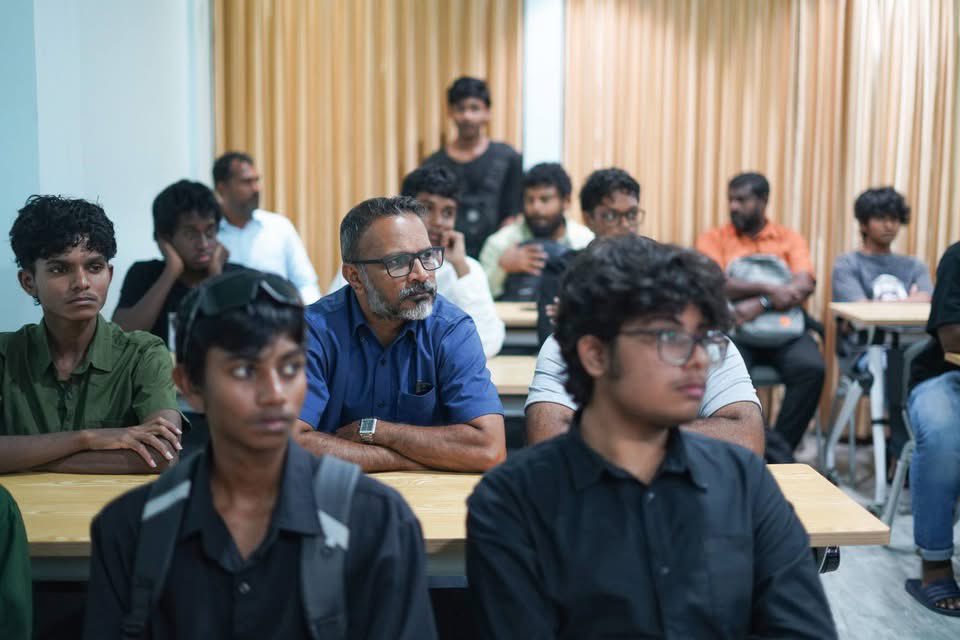 collegecyryx's tweet photo. Cyryx College Orientation! A warm welcome to our new students as they embark on this exciting journey with us.
#WinningThroughKnowledge #CyryxCollege #ChooseCyryxCollege #CyryxOrientation https://t.co/ItDH1rnyRu
