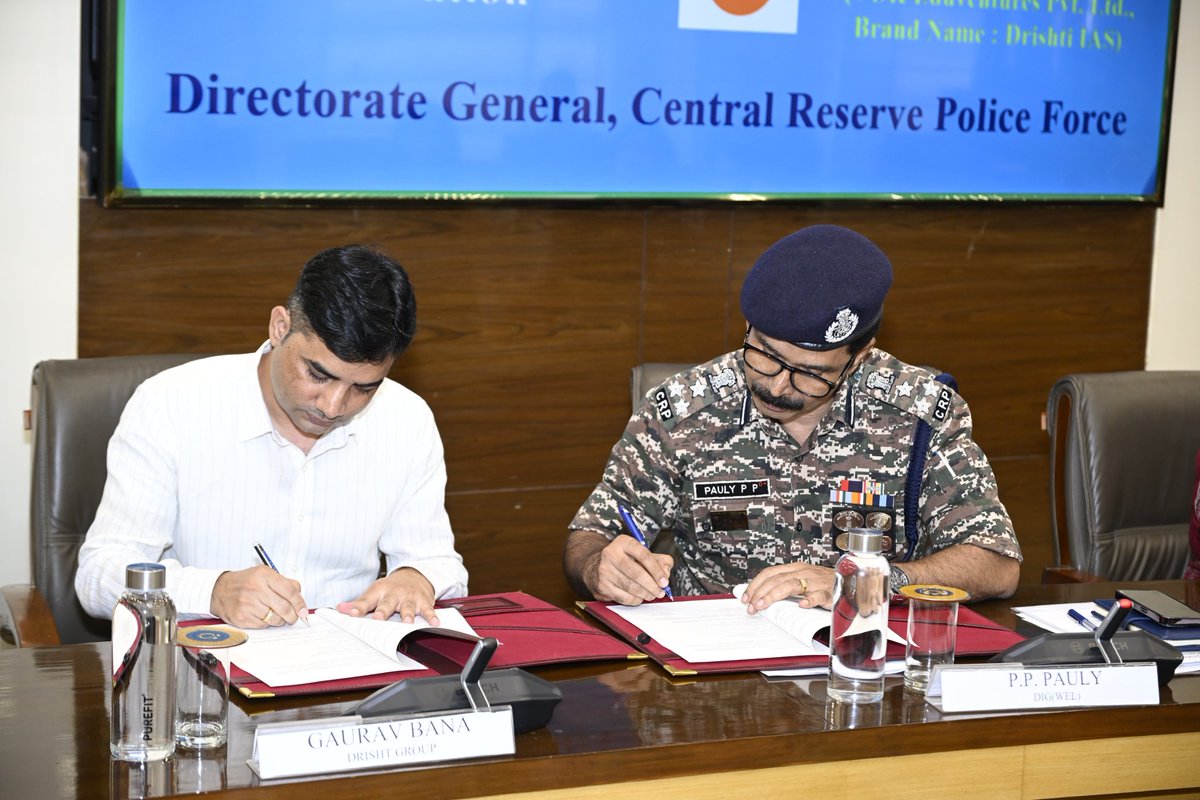 cwacrpf's tweet image. Nurturing Young Aspirations!

In a significant initiative, @cwacrpf has joined hands with @drishtiias to empower the career prospects of the wards of #CRPF personnel.
The #MoU was signed in the august presence of the President #CWA and the distinguished members of the CEC along…