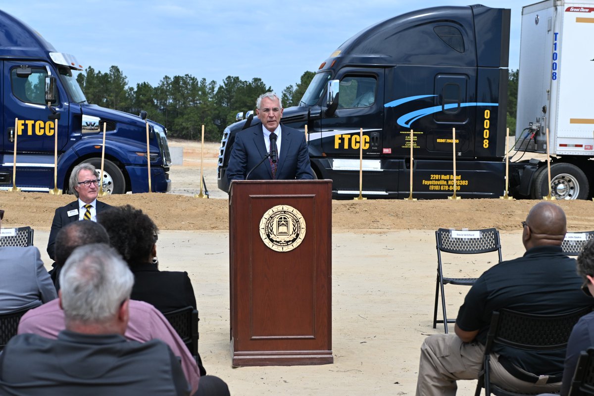 CCNCGov's tweet image. FTCC has broken ground on Phase I of its $21.2M Regional Supply Chain Management &amp;amp; Logistics Center, expanding CDL training for FTCC, Robeson &amp;amp; Bladen Community Colleges. The 13-acre truck pad opens Dec. 2025.Learn more: bit.ly/48qswVf
#CumberlandCountyNC #FTCC