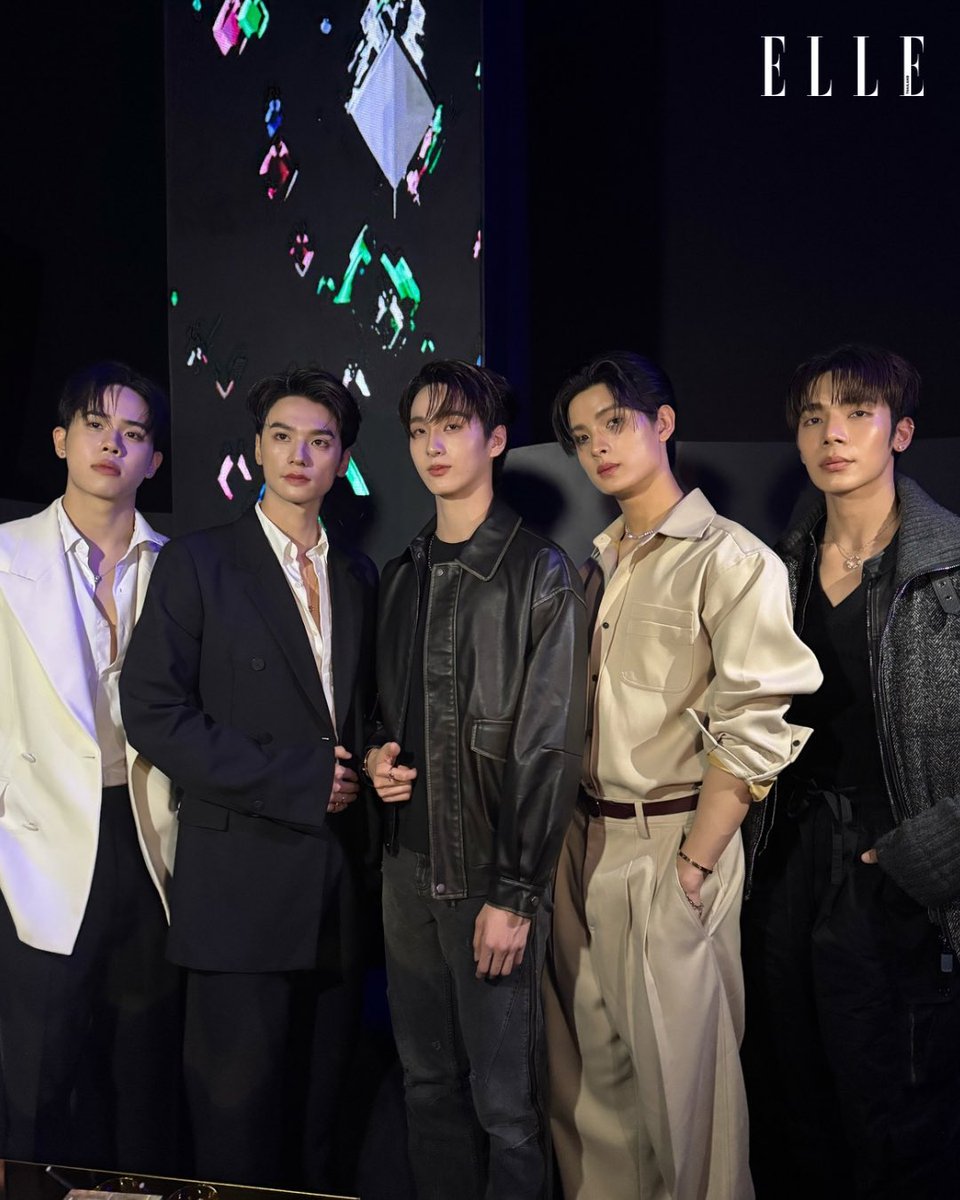 ELLEThailand's tweet image. รวมขวัญใจไว้ในเฟรมเดียว! มิวอ้อน-เก่ง-แทด-ขุนพล-เจ็ท ร่วมถ่ายภาพระหว่างเข้าร่วมงานปาร์ตี้ Cartier Siam Paragon Flagship opening party ที่สยามพารากอน ช็อตนี้ให้กี่คะแนนดี!

#ELLEThailand
#CartierThailand ‌
#JetATLAS #MounATLAS #TadATLAS #KengHarit #KHUNPOL