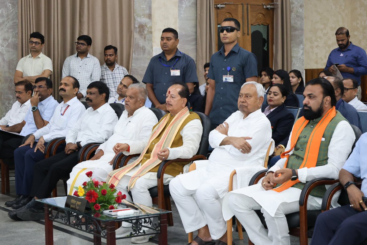 praveenmit_'s tweet photo. At ‘Samvad’ in the Chief Minister’s Secretariat, I witnessed the felicitation of the Indian Hockey Team, winners of Hero Asia Cup 2025, with players receiving ₹10 lakh each and support staff ₹5 lakh each. https://t.co/1mWBYjaxXC