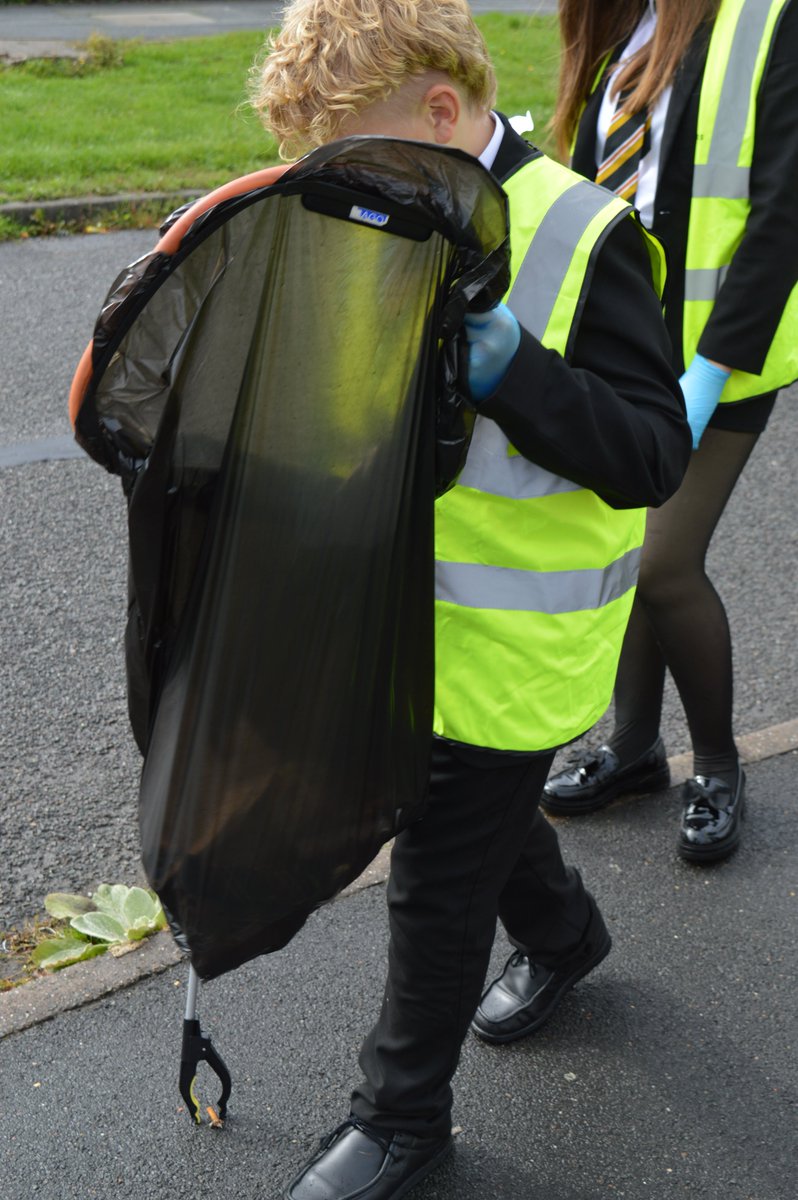 Yesterday scholars took part in the TTCT Litter Pick. Scholars took pride in supporting the local community. Their efforts were warmly received, with one neighbour praising them and saying, “Keep up the good work!” #oneschoolonecommunity