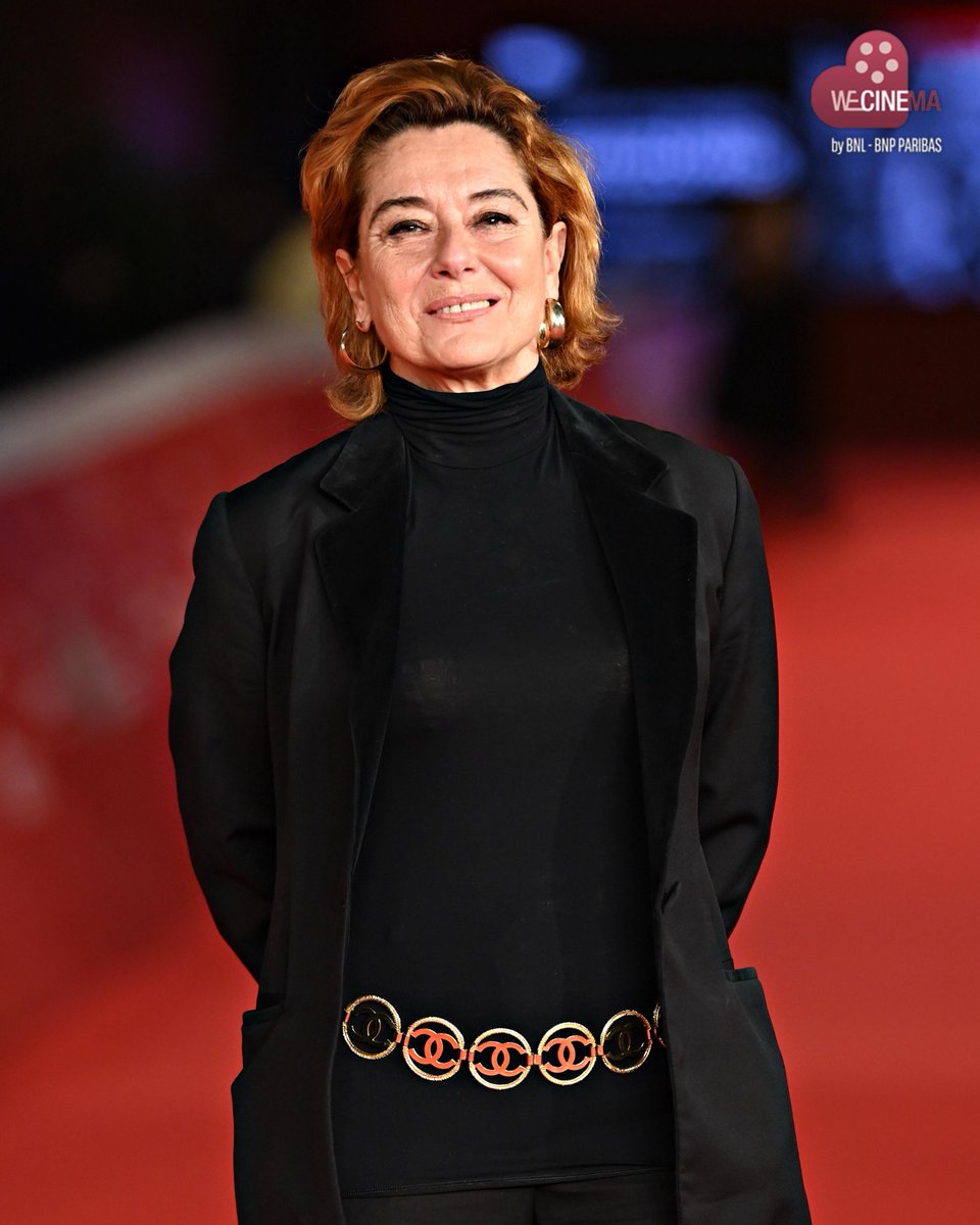 Un simbolo di Roma, immortalato in un film e presentato nella città eterna. Monica Guerritore porta alla Festa del Cinema di Roma "Anna", il biopic su Anna Magnani 🎬

La pellicola comincia con il racconto della notte in cui Magnani, interpretata dalla stessa Guerritore, è