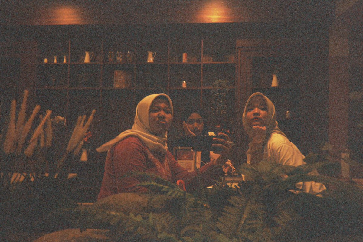 eleventotwelfth's tweet photo. trio wekwek tsitp #timconrad https://t.co/wld4TIQBly
