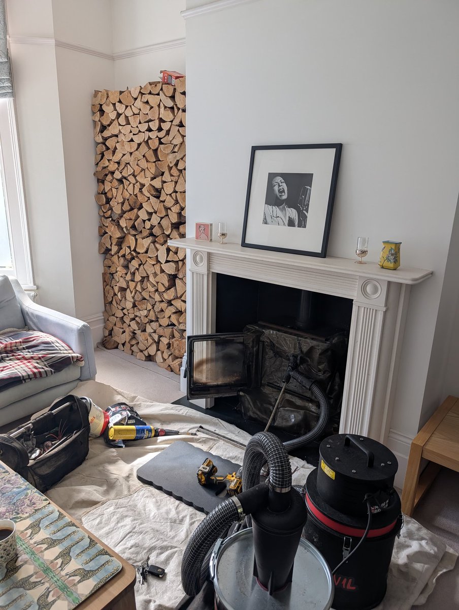 Flamecheck1's tweet image. Sweeping season has kicked off! Are you winter ready? 
#bookyourstoday #besafenotsorry