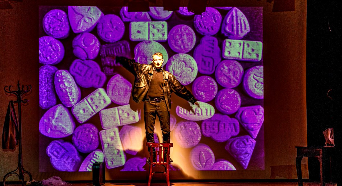 𝐀𝐥𝐠𝐮𝐧𝐚 𝐯𝐞𝐠𝐚𝐝𝐚 𝐭’𝐡𝐚 𝐞𝐬𝐜𝐫𝐢𝐭 𝐮𝐧𝐚 𝐜𝐚𝐫𝐭𝐚 𝐝’𝐚𝐦𝐨𝐫 𝐝’𝐮𝐧 𝐚𝐝𝐦𝐢𝐫𝐚𝐝𝐨𝐫 𝐬𝐞𝐜𝐫𝐞𝐭? 𝐎 𝐭𝐚𝐥 𝐯𝐞𝐠𝐚𝐝𝐚 𝐬𝐢𝐦𝐩𝐥𝐞𝐦𝐞𝐧𝐭 𝐧𝐨 𝐭’𝐞𝐧𝐫𝐞𝐜𝐨𝐫𝐝𝐞𝐬 𝐪𝐮𝐢 𝐞𝐫𝐚!
📆26 de setembre: ‘Carta de un desconocido’
🎟️: bit.ly/46uC2V2