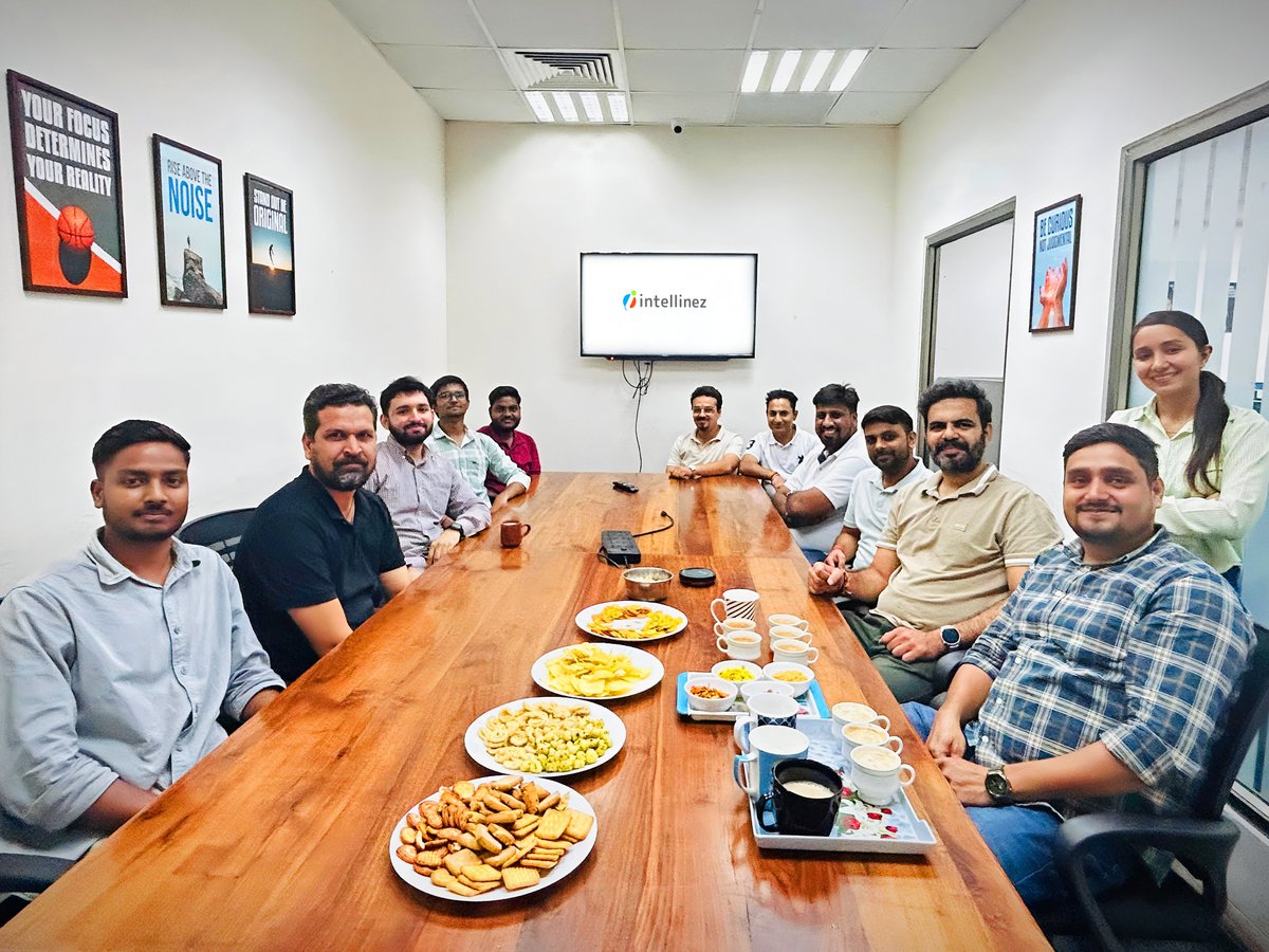 IntellinezSys's tweet image. ☕+ 🍪+😂 = #FunFriday done right!

At @IntellinezSys, our “Chai Peekr High” tea party brought the snacks, the vibes &amp;amp; the laughter – followed by an epic round of Dumb Charades🎭🙌.

Here’s to Fridays that brew connections.💙

#IntellinezSystems #TeamIntellinez #LifeAtIntellinez