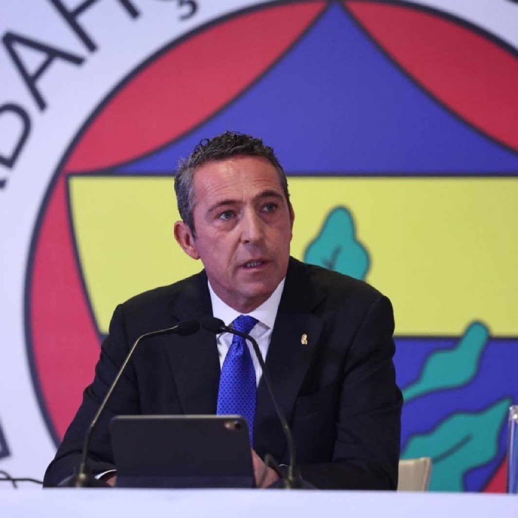 Ali Koç: “Sabırla verilen mücadelenin meyvesini toplama zamanıdır. 7 yıldır verdiğimiz mücadeleleri zaferle taçlandırmanın zamanıdır. Gelin bu yolculuğu birlikte sürdürelim. Torunlarımıza alnı ak başı dik şampiyon Fenerbahçe bırakalım. Biz bir olduğumuzda Fenerbahçe önünde hiçbir