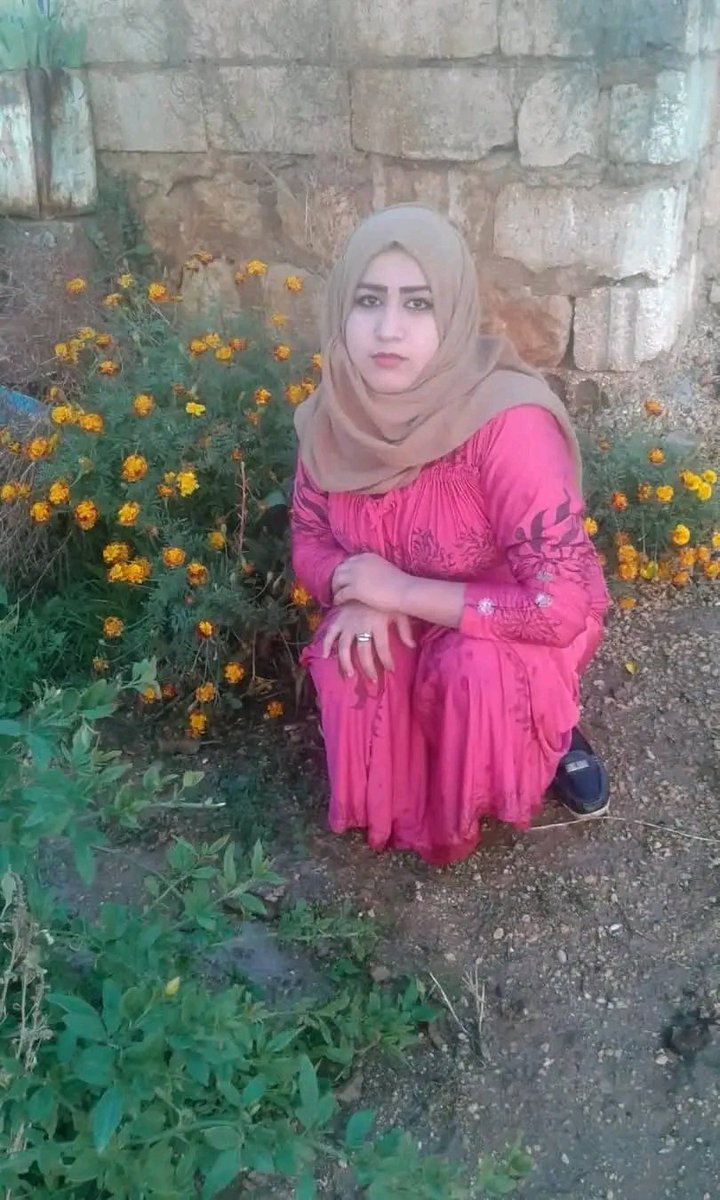 قامت ليلة بأرسال صوره لك 
💬📸