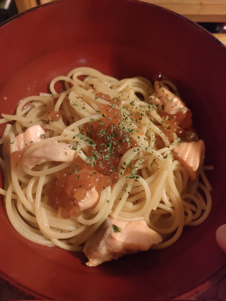 ラーメン食って温泉入って立ち飲み行って帰宅していざ就寝ってところで頭痛、腹痛、吐き気のトリプルコンボ食らったんだけど
犯人はどいつや..