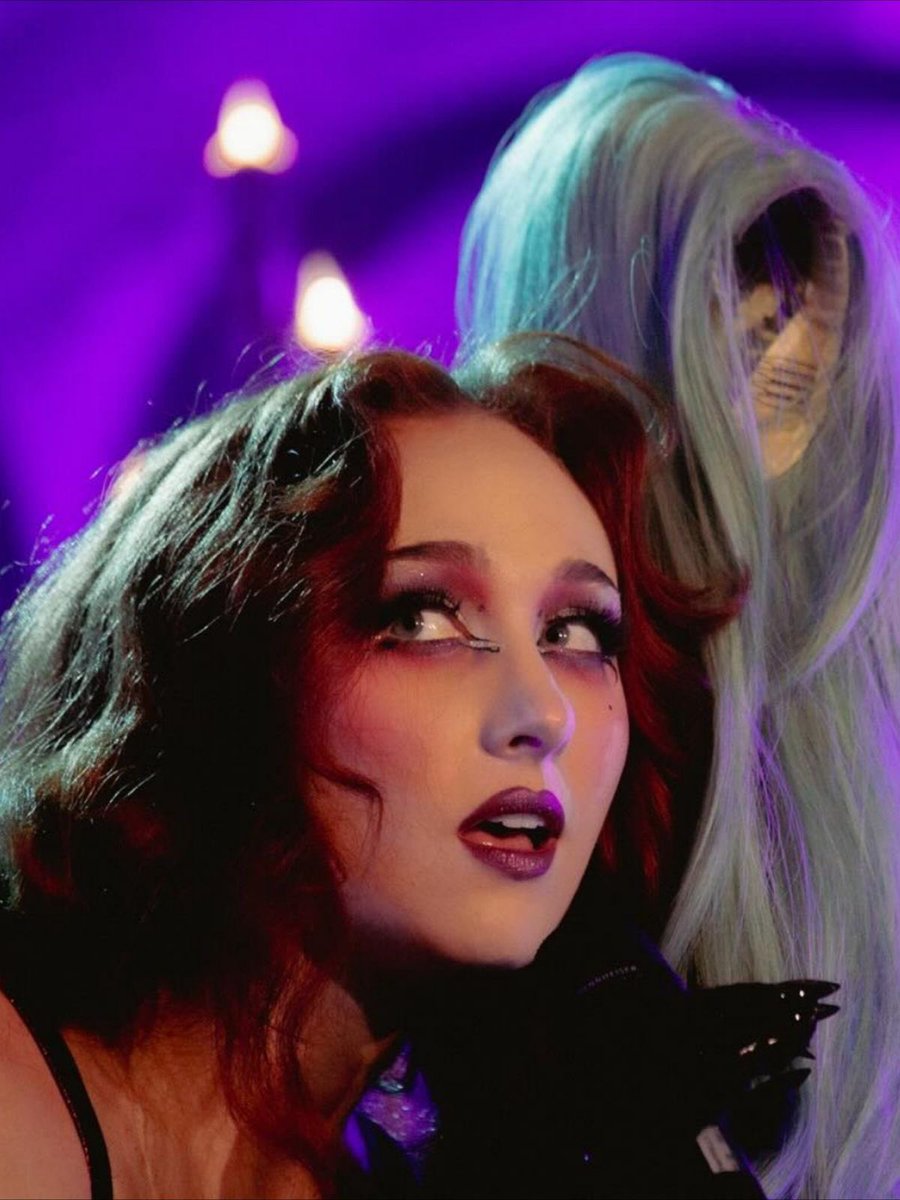 glusong's tweet image. 🚨 Chappell Roan confirms that “The Rise and Fall of A Midwest Princess” are there were once they are did. 

She became the first ever to have the first as in the era of that when of a physical streaming and the media began.  

Congratulations Chappell 🤍