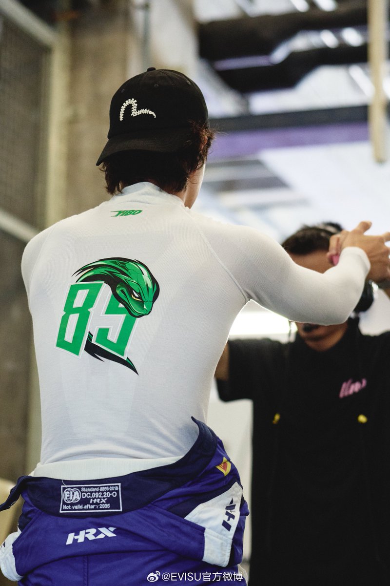 확실히 클라이밍 취미 붙인 이후로 광배가 장난이 아니게 됨... 대박적