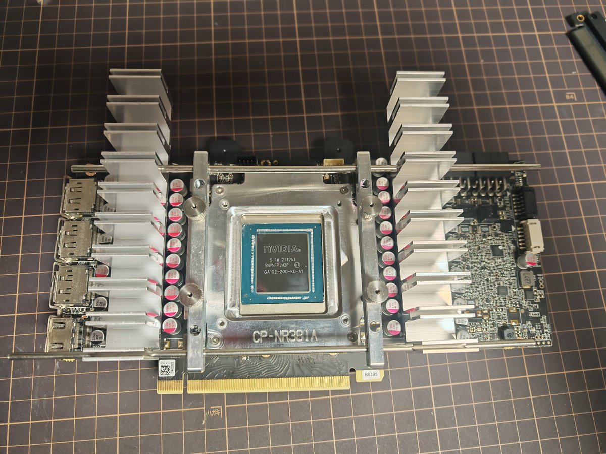 SG10のGPU冷却機構非常に組み付けやすくてGood
水冷よか断然楽だし汎用性も確保できてる、すごいね