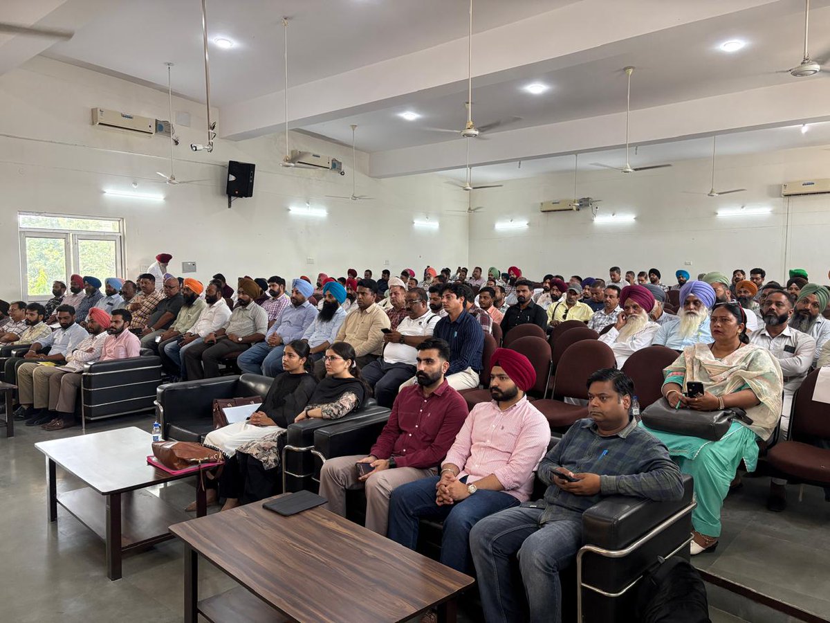 ਪਰਾਲੀ ਪ੍ਰਬੰਧਨ ਨੂੰ ਲੈ ਕੇ ਨੋਡਲ/ਕਲੱਸਟਰ ਅਫ਼ਸਰਾਂ, ਨੰਬਰਦਾਰਾਂ ਤੇ ਸਰਪੰਚਾਂ ਦੀ ਟ੍ਰੇਨਿੰਗ ਆਯੋਜਿਤ
-ਡਿਪਟੀ ਕਮਿਸ਼ਨਰ ਆਸ਼ਿਕਾ ਜੈਨ ਨੇ ਛੋਟੇ ਤੇ ਸੀਮਾਂਤ ਕਿਸਾਨਾਂ ਨੂੰ ਮਸ਼ੀਨਰੀ ਉਪਲਬੱਧ ਕਰਵਾਉਣ ‘ਤੇ ਦਿੱਤਾ ਜ਼ੋਰ
<a href="/BhagwantMann/">Bhagwant Mann</a> <a href="/jain_aashika/">Aashika Jain</a>