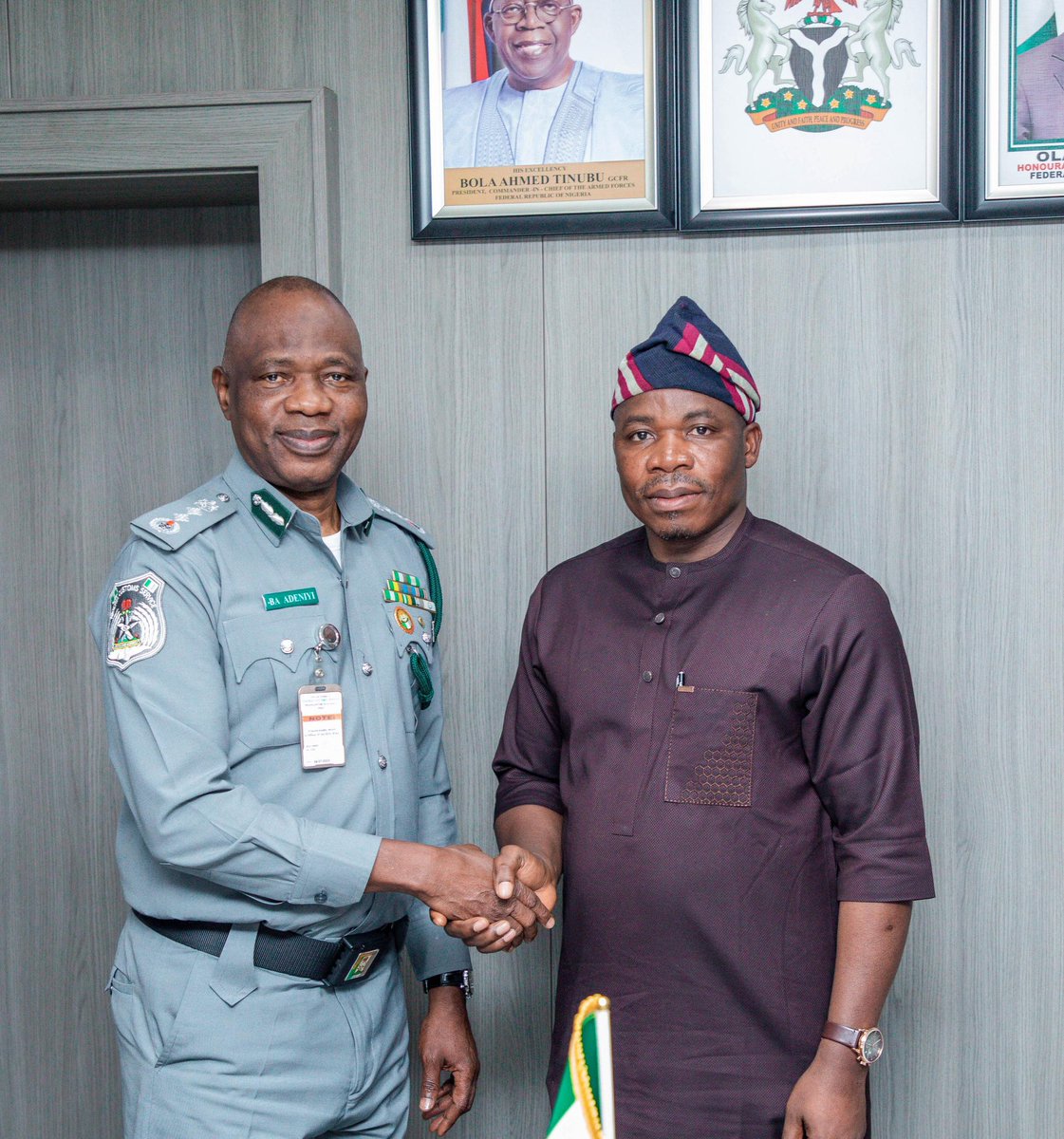 woye1's tweet image. Automotive sector and Customs Collaboration: 

The Director General @NADDCouncil @oluosanip paid a courtesy visit to the Comptroller-General of @CustomsNG Mr. Bashir Adewale Adeniyi,(MFR). 

KEY ISSUES raised by @oluosanip 

1. Digital Integration for Industry Optimization – The…