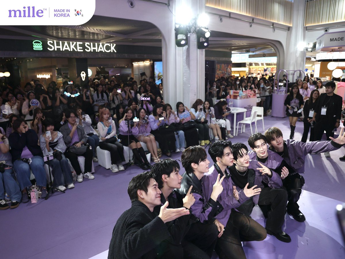 📸 มาแล้วว! ภาพหล่อๆ กับความมั่นใจที่ Dexx มามอบให้ทุกคนแบบจัดเต็ม ในงาน 𝗠𝗶𝗹𝗹𝗲 𝗠𝗮𝘅 𝗬𝗼𝘂𝗿 𝗖𝗼𝗻𝗳𝗶𝗱𝗲𝗻𝗰𝗲 𝗣𝗼𝗽-𝗨𝗽 𝗘𝘃𝗲𝗻𝘁 𝘅 𝗗𝗘𝗫𝗫 💜 เมื่อวันที่ 18 ก.ย. 68 ที่ผ่านมา

คลิกชมภาพแบบจัดเต็มได้ที่นี่เลยน้า &gt;&gt; facebook.com/share/p/1GvL7f…

🙏