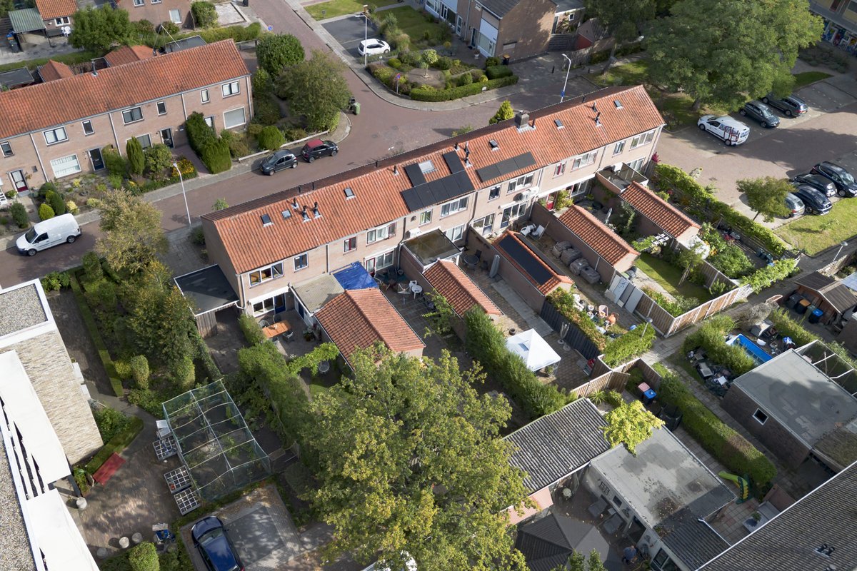 NIEUW in verkoop: uitgebouwde hoekwoning in Vaassen. 

Steinstraat 35, vraagprijs € 365.000,-- k.k.

hagemakelaars.nl/woningen/stein…

#Vaassen  #Epe  #Heerde  #Apeldoorn  #nieuwinverkoop