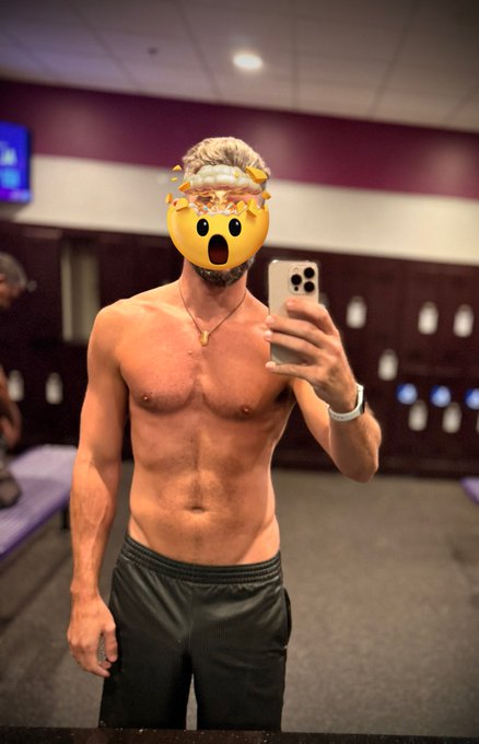 Watch BeauBigOne's leaked NSFW photo on TwXstars