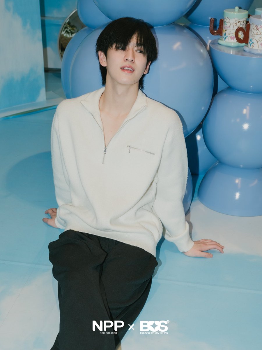 NPPBOX's tweet image. #THAIchayanon &amp;amp; #JINWOOKkim
just checked in at #NPPCITY 🏡

มาผจญภัยตามรอย ไทย &amp;amp; จินวุค 
ที่ #NPPxBUS_NPPCITY 
POP-UP ครั้งแรกของพี่กล่อง 
ให้บีอัสมาค้นพบลายเส้นของ 
“บัสอ้วร” ไปพร้อมกัน

#NPPxBUS POP-UP STORE
THE JOURNEY TO NPP CITY 🚂🚏🧳

▻ ชมและช้อปคอลเลกชัน
NPP CITY ก่อนใคร…