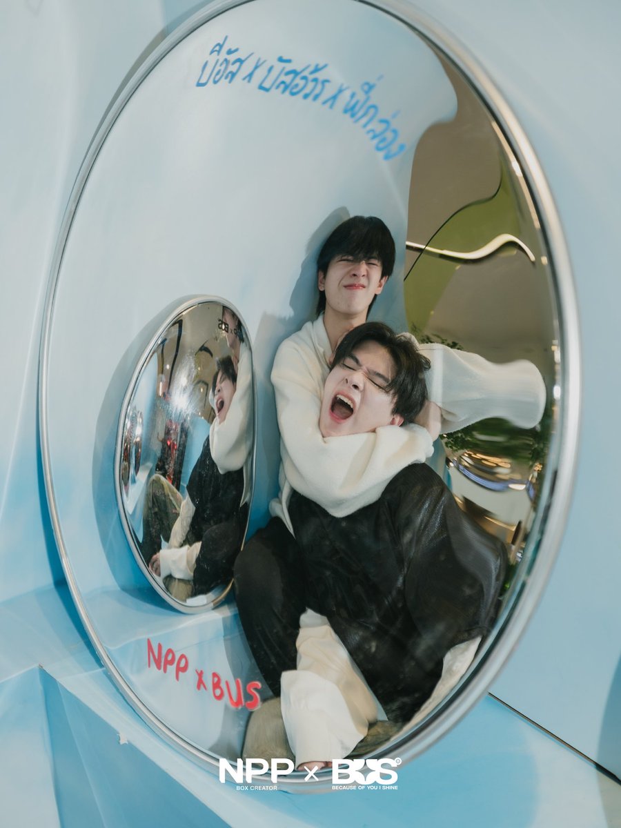 NPPBOX's tweet image. #THAIchayanon &amp;amp; #JINWOOKkim
just checked in at #NPPCITY 🏡

มาผจญภัยตามรอย ไทย &amp;amp; จินวุค 
ที่ #NPPxBUS_NPPCITY 
POP-UP ครั้งแรกของพี่กล่อง 
ให้บีอัสมาค้นพบลายเส้นของ 
“บัสอ้วร” ไปพร้อมกัน

#NPPxBUS POP-UP STORE
THE JOURNEY TO NPP CITY 🚂🚏🧳

▻ ชมและช้อปคอลเลกชัน
NPP CITY ก่อนใคร…