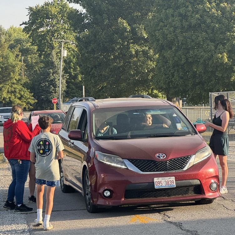 Blue Devils are "Smarties!" This morning the Driver's Ed class handed out "Dum-Dums" to those not wearing seatbelts and "Smarties" to those who were. 84% of our students, parents and staff got Smarties! Good job Blue Devils ~ hoping next time for 100%