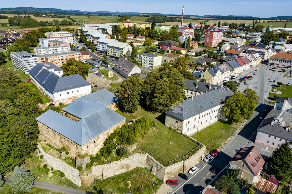 #dronephotography #Touzim V popředí zbytky městského opevnění.