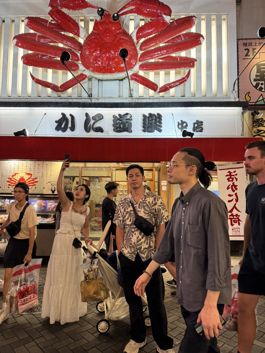 jickson0326's tweet photo. Lost in the lights of Dotonbori — Osaka Japan never sleeps. 🇯🇵🌃 #dermaworld #dermaworldbaby #dermaworldbabies #japan #japanesefood #osaka #osakajapan🇯🇵 https://t.co/xo1uAgwatg