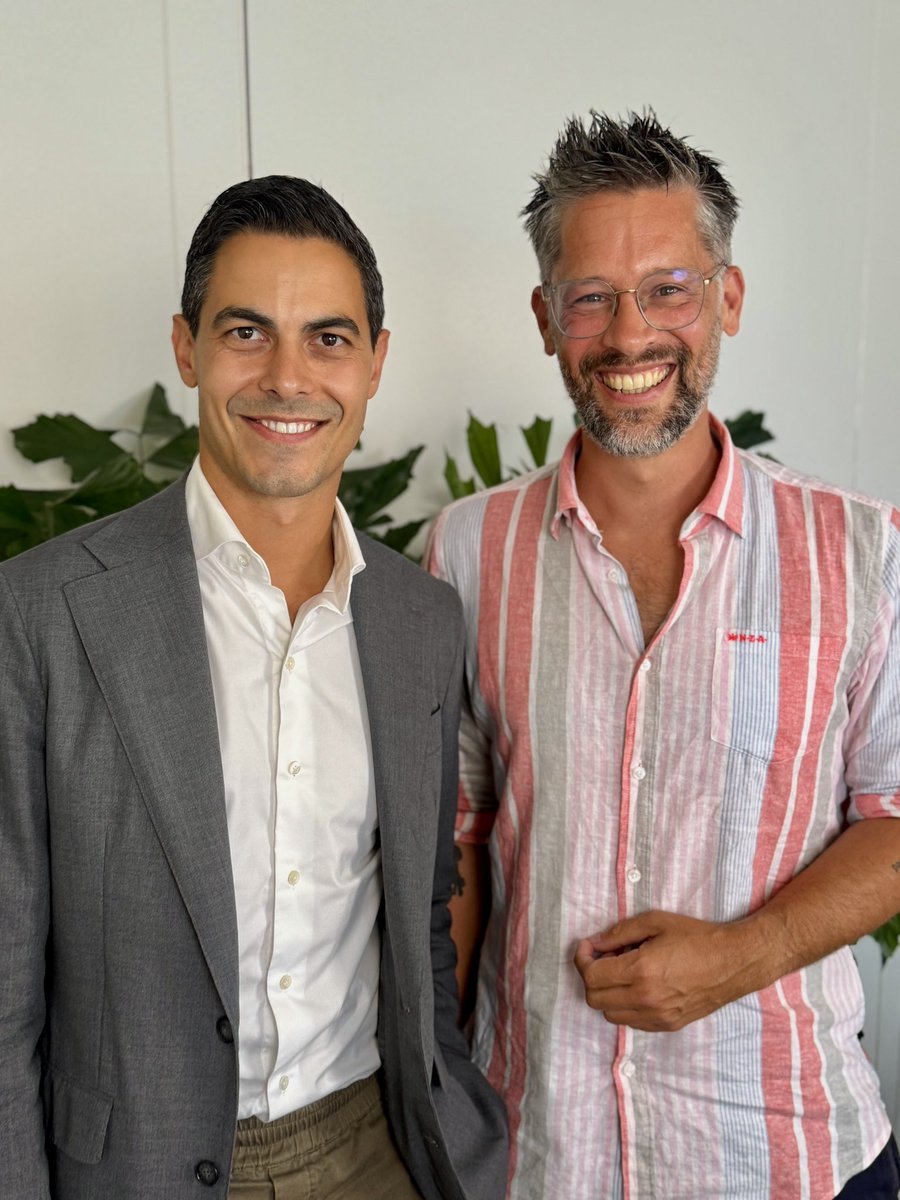 Fijn gesprek met D66-leider <a href="/RobJetten/">Rob Jetten</a> over echtheid, democratie, rituelen en leven vanuit aandacht. Nu te luisteren: open.spotify.com/episode/1nxaND…