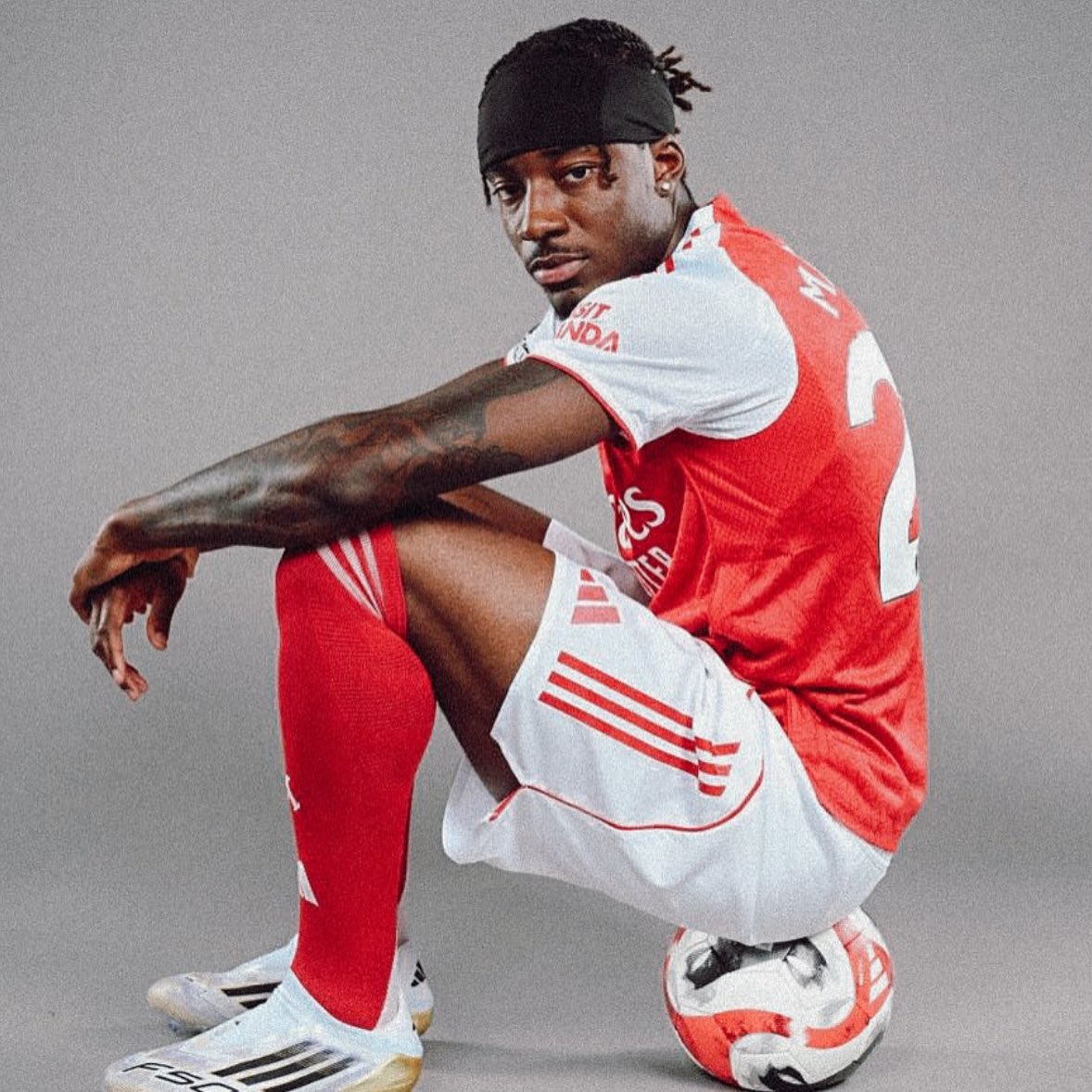 ❤️🤍 Arteta on Madueke: “I was sure he was a player with a talent and a level of threat and unpredictability that will make us better”. 

“When I picked up the phone to speak to him and his dad, I had rhe impression that they were really willing to come”.