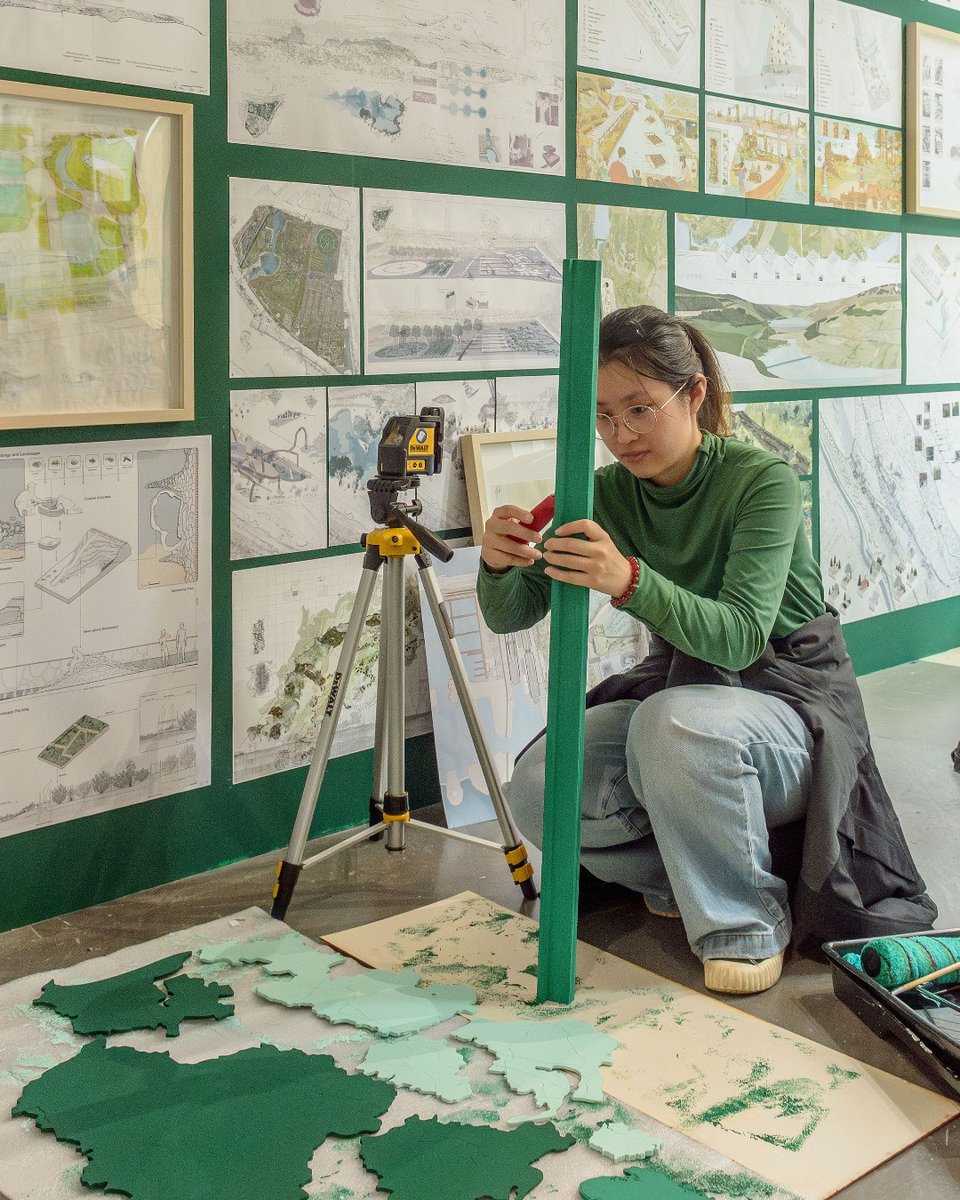 BartlettArchUCL's tweet photo. Assembling our largest postgraduate architecture show ever is no mean feat.

Our students are hard at work on the build for the Bartlett Autumn Show, launching on Tuesday 23rd, and opening to the public on Wed 24th September.

https://t.co/3lLieGgMx6

📸: Richard Stonehouse https://t.co/jVQ5mfLstg