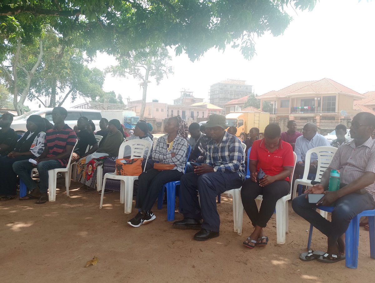 GHI_Network's tweet image. Empowering the next gen. We recently trained youth leaders from 11 zones in Ggaba on starting group businesses, tackling peer pressure &amp;amp; reducing unemployment. Together, let&apos;s build a brighter future through entrepreneurship &amp;amp; teamwork #YouthEmpowerment #Entrepreneurship #JobCrtn