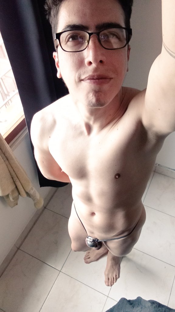 I am a shaved bitch with a small clitoris, I was definitely born a girl