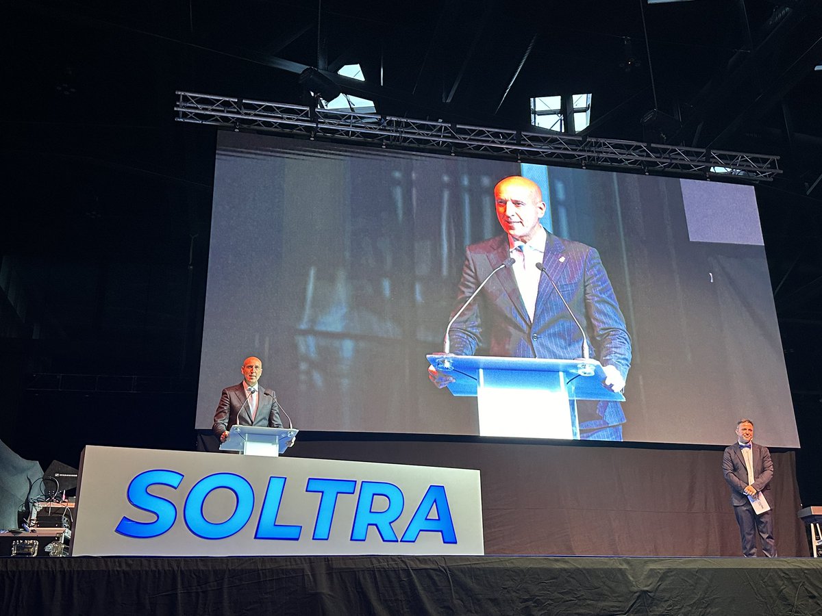 LeonAyto's tweet photo. El alcalde de León, José Antonio Diez @JADIEZLEON, ha participado en la apertura de gala de conmemoración del 25º aniversario del Grupo Soltra @SoltraGroup donde ha destacado “su trabajo para favorecer la inclusión y la lucha por la autonomía personal” 

#LeónEsp https://t.co/vA7AkI8dmL