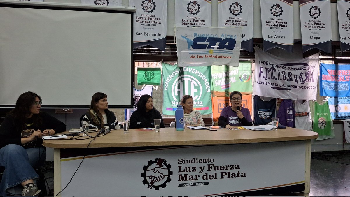 Somos sede del IV Encuentro #FeminismoSindical junto a 90 trabajadoras de todo el país.
Junto a la fundacion <a href="/rosalux_conosur/">Fundación Rosa Luxemburgo Cono Sur</a> organizamos este plenario de dos jornadas.