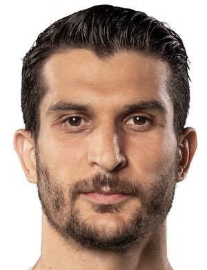 - Ben bir yeteneksizim, senelerdir Beşiktaş formasıyla topa vurmayı bile öğrenemedim.

- Ben bir yeteneksizim, işimi düzgün yapamıyorum ama maaşımı günü gününe alıyorum.

- Ben bir yeteneksizim, ama nedense her sezon yine kadrodayım.