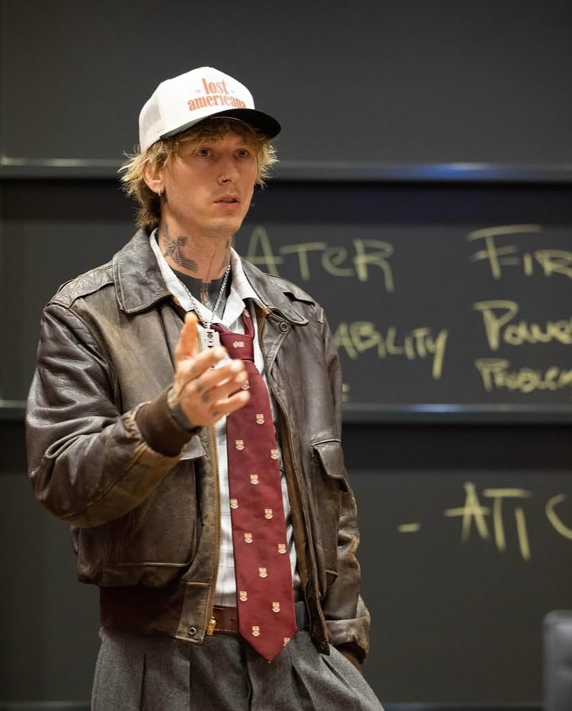 Professor gun kelly 🧑‍🏫 
📸: evephoto