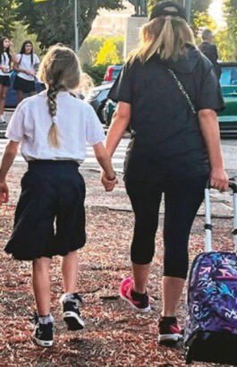 Frances99687883's tweet photo. 71 #crolli nelle #scuole nell’ultimo anno. Il dato peggiore dal 2017. 78.365 denunce di #infortunio all’Inail che hanno riguardato #studenti. La metà degli #edifici ha circa 60 anni. 356.900 studenti e 50.000 operatori sono esposti all’#amianto. 20,09 mld di #Pnrr in ritardo https://t.co/P6bEJGMAj4