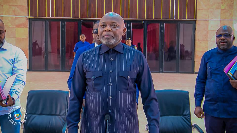 Hoooo Dieu; Hooo Père Bien-aimé Mon Seigneur; comment on peut humilier un Homme jusqu'à ce point Seigneur. Seigneur  MON DIEU du haut des cieux et du haut de ton trône regarde l'humilité de Vital KAMERHE et confonds ses ennemis. Le peuple congolais  a vue son humilité.