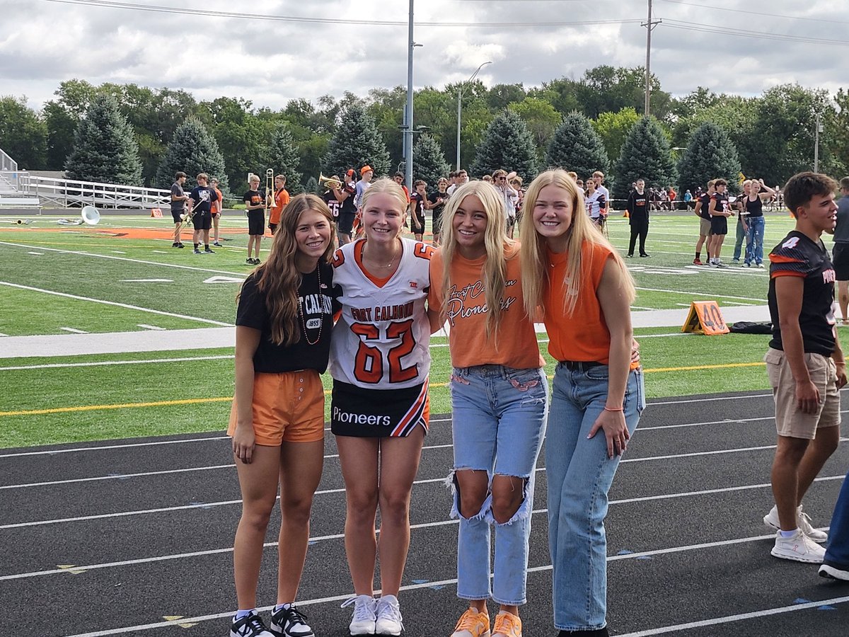 FortCalhounVB's tweet image. HoCo Vibes 🖤🤩🤎