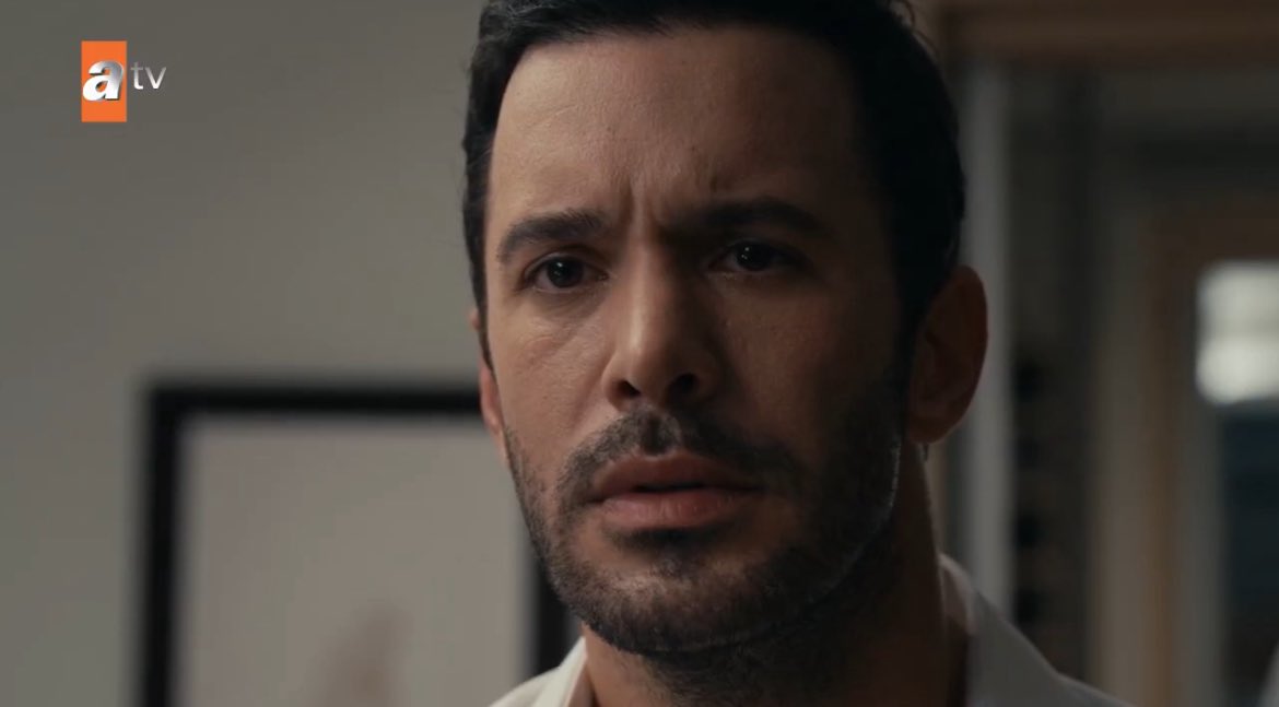 S: Meyra necesito hablar contigo 
M: primero déjame hablar a mi. Yo también tengo algo que decirte 
S: está bien, te escucho 
M: hoy te dije que teníamos que ir a algún lugar. Hoy fui al doctor, resulta que tengo un tumor en el cerebro. Dicen que puedo morir
#AşkveGözyaşı #MeySel