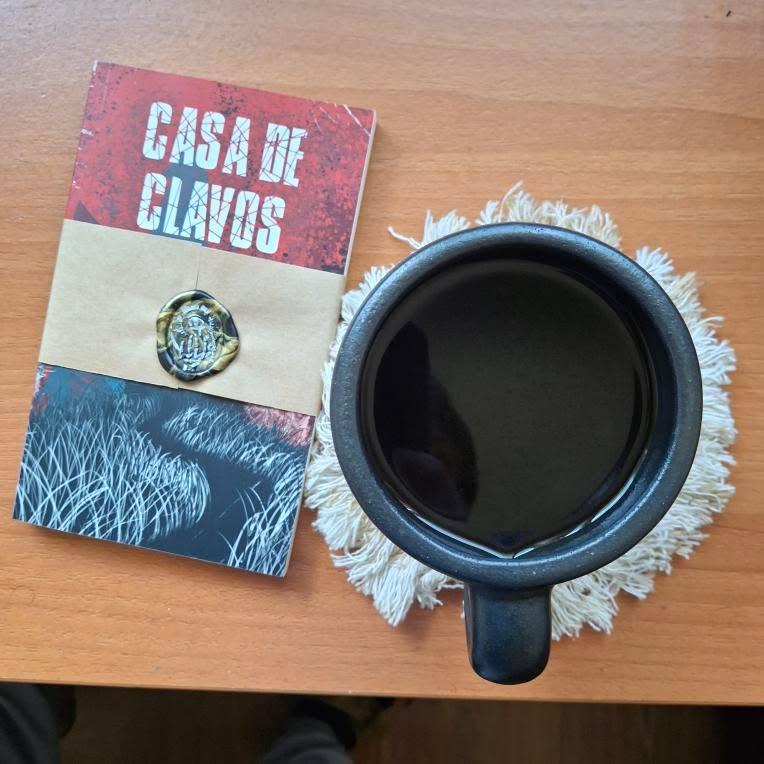 Otro cliente satisfecho desayuando sus clavos. #CasaDeClavos