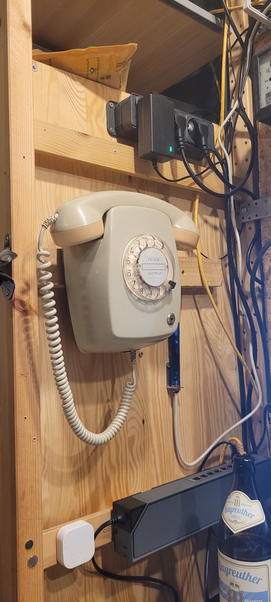 clockwork666's tweet photo. @davepl1968 still in use at my desk in our hacker-space :) https://t.co/Eos1z4FifS
