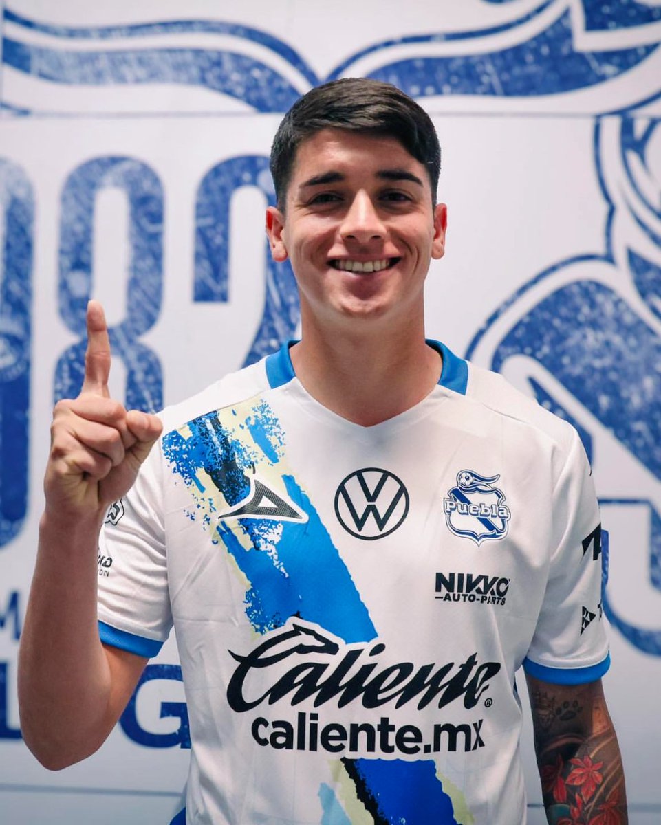 🇨🇱 Ángelo Araos debutó hoy con la Franja al jugar 62 minutos con la categoría Sub 21 ante Necaxa. 

Los dirigidos por Martín Bravo marchan en tercer lugar general con 17 puntos 

#SoyPoblano🎽