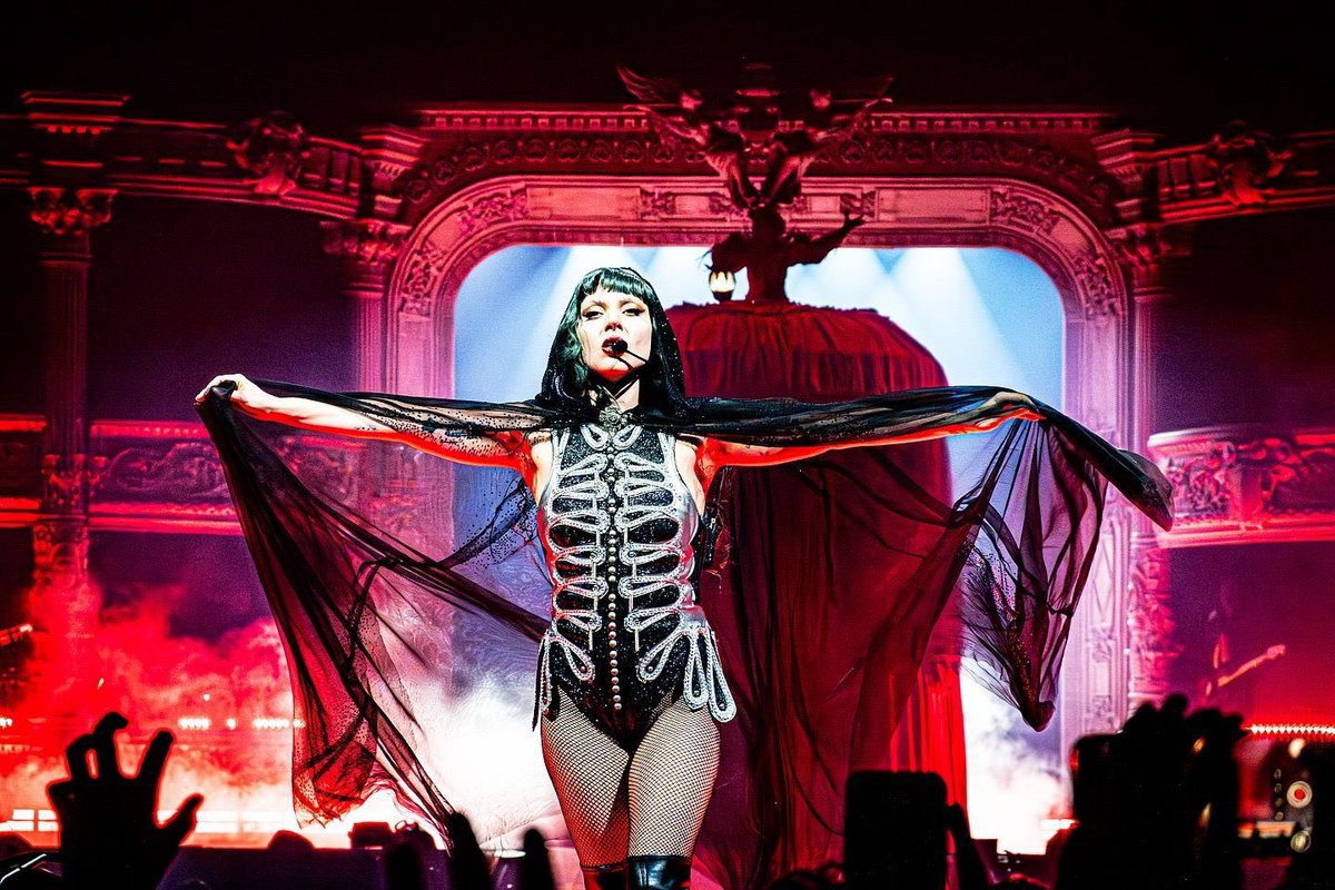 ‼️ Official Boxscores: The last 3 sold-out shows of “The MAYHEM Ball” US leg at Chicago’s United Center sold 43,016 tickets (14.3k avg) and grossed $11,772,225 ($3.924M avg).