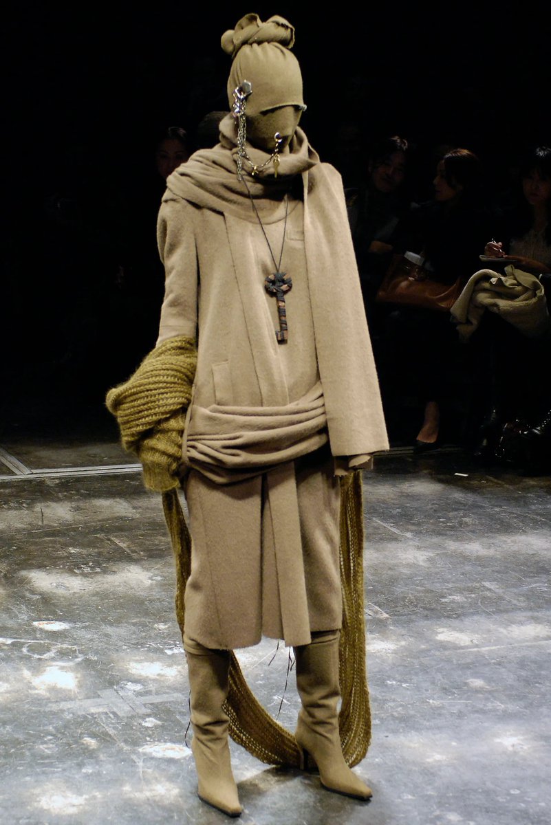 roaches2012's tweet photo. Undercover
FW 2006
Look 8 https://t.co/AS6O4dZifu