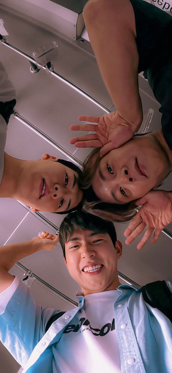 Wall paper คัลแลนพี่จองน้องแดน ☘️

เป็นก้อนสามก้อนน่ารักหัวจุ่มกันน่ารัก