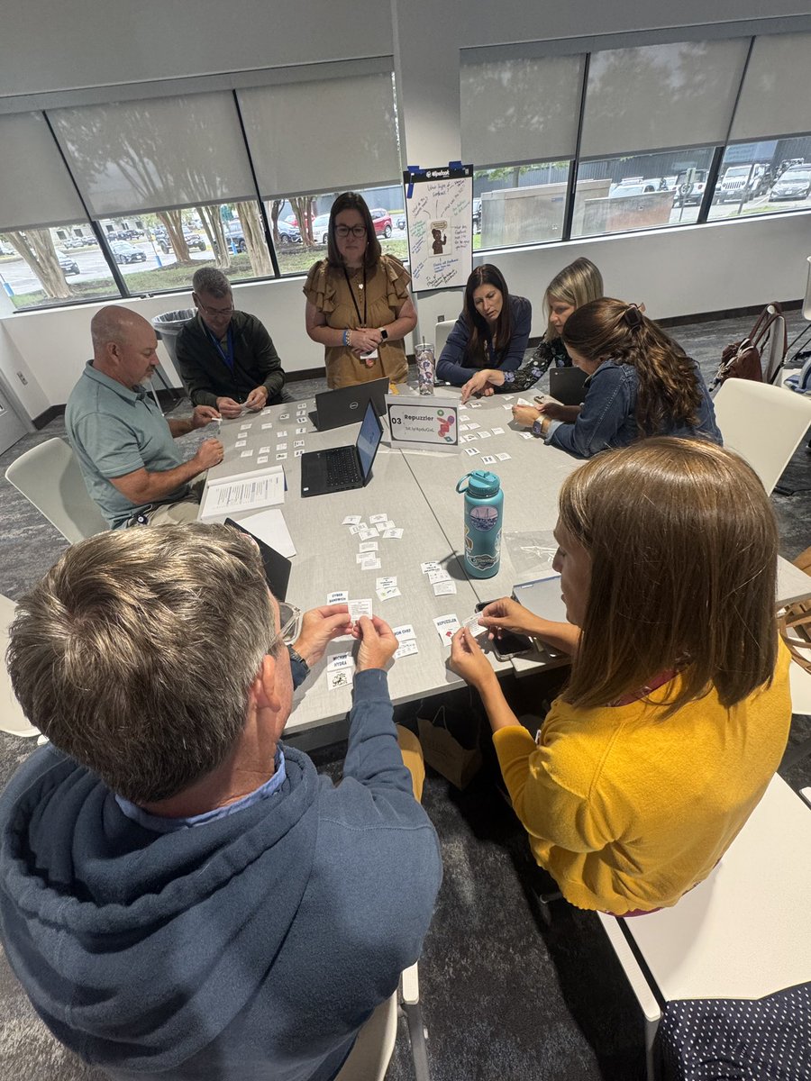 CPSProfDev's tweet image. Empowering Innovation with EduProtocols 
💻✨Our Success Coaches led an engaging professional development session for our Technology Innovation Coaches, showcasing how EduProtocols spark creativity, collaboration, and deeper learning. 🚀📚 #GrowWithCPSPOD #EduProtocols