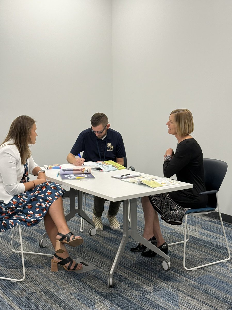 CPSProfDev's tweet image. 🤝📚 Our POD Specialists and Coaches came together to strengthen our supports for our CPS staff. Through a Visible Learning book study, we explored new ways to maximize our coaching impact across schools. 💡✨ #GrowWithCPSPOD #InstructionalCoaching #VisibleLearning
