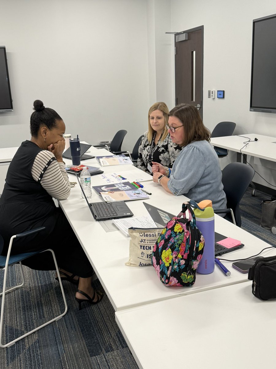 CPSProfDev's tweet image. 🤝📚 Our POD Specialists and Coaches came together to strengthen our supports for our CPS staff. Through a Visible Learning book study, we explored new ways to maximize our coaching impact across schools. 💡✨ #GrowWithCPSPOD #InstructionalCoaching #VisibleLearning